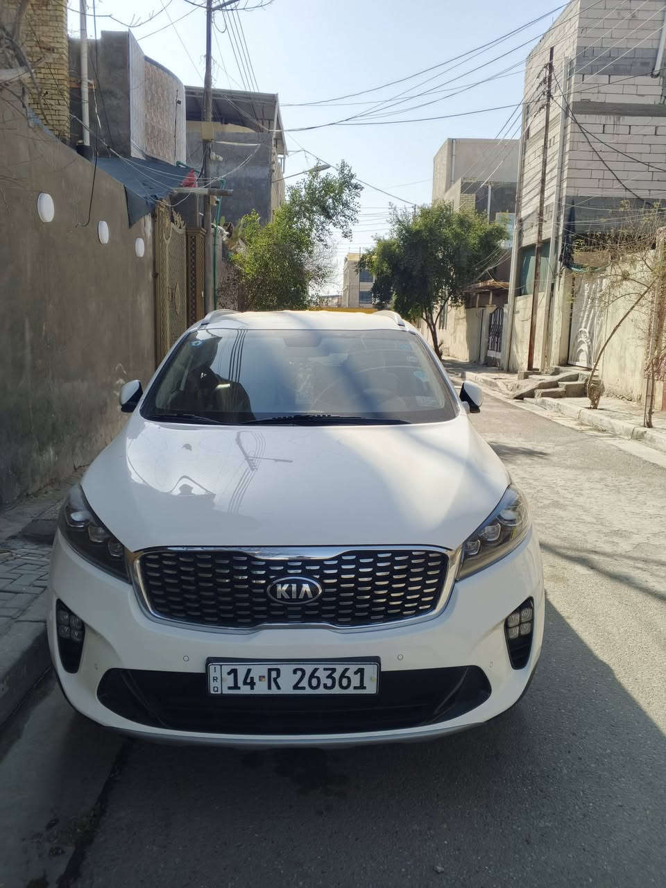 السلام عليك ورحمة الله وبركاتة
للبيع سورنتو 2020 
مكفولة كفالة عامة من
الضربة والتبديل والصبغ 
مواصفات فول ماشية 84
 عدا ألبانوراما 
مكينة 6v
محرك 3600
7 راكب
تبريد 3 قطع ثلج 
ويل كب كروم 19
تخم تاير جديد جديد
رقم بصرة الجديد مشروع وطني
السيارة 8 كير جنطة كهرباء كراسي كهرباء 
أربع أنظمة قيادة 
بردات خلفية 
سيارة عدد 2 بصمة
سيارة فقط بيها تكحيل بل باب الورة خفيف فقط والباقي مكفولة من بارد وصبغ وتبديل وضربة 
السعر 274 وبيها مجال
مكان البصرة رقم الهاتف ***********
