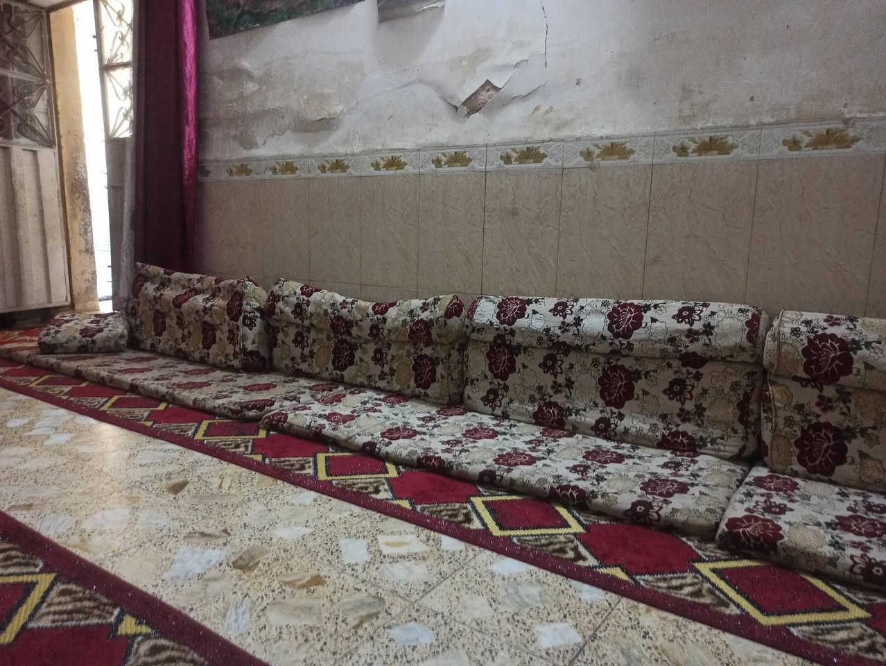 ديوان للبيع الفراشات 6×4اطوال 2ازغار وتجوات 8 تجوه زغيره 2للبيع سعر للبيع مكاني نجف


**إذا كنت صاحب هذا الإعلان وتريد حذفه لأي سبب، رجاءا أرسل رسالة إلى الدعم الفني**