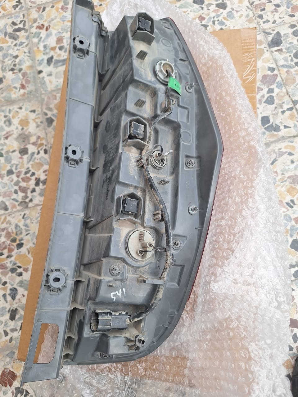 السلام عليكم للبيع شارب مال ستاركس ٢٠٢٠ وبكلايت هم مال ٢٠٢٠ البكلايت بي كسر مثل ماوضح بل صور ثنينهن اصليات مو تجاري مكاني بغداد  البياع تقاطع درويش ***********مكلف بل نشر اتصل وتدلل
