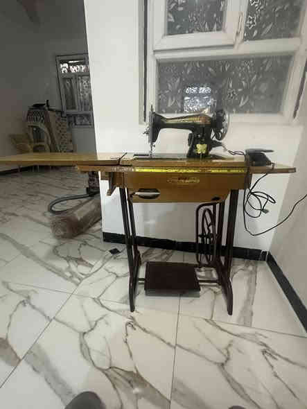 مكينة خياطة فراشة مستخدمة هيه والميزه مالته السعر 75الف 
كربلاء حي الحر
***********
