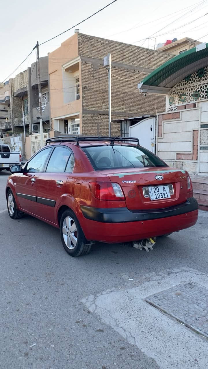 السلام عليكم كيا ريو موديل 7 حجم المحرك 1600دوش
سياره جاهزا كير محرك تبريد حداديه تاخم تاير رقم دياله دولي رقم جديد هزا جديده بيها مكنان صبغ اثر جراد بس
بكان سياره بغداد حي الخضراء سعر 77 وبيها مجال 
تصال ***********
