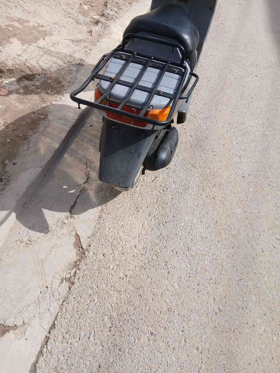 السلام عليكم بيكم سلف هندر شلعه معدل كيلو متر عداد كلها شغاله اوراق كامله كهربائيات كامله دراجه محركهه اخرس شرط الفحص مكاني بغداد الحبيبيه قرب مطعم وليد ابو الكص سعر ٤٢٥  >>>> ***********
