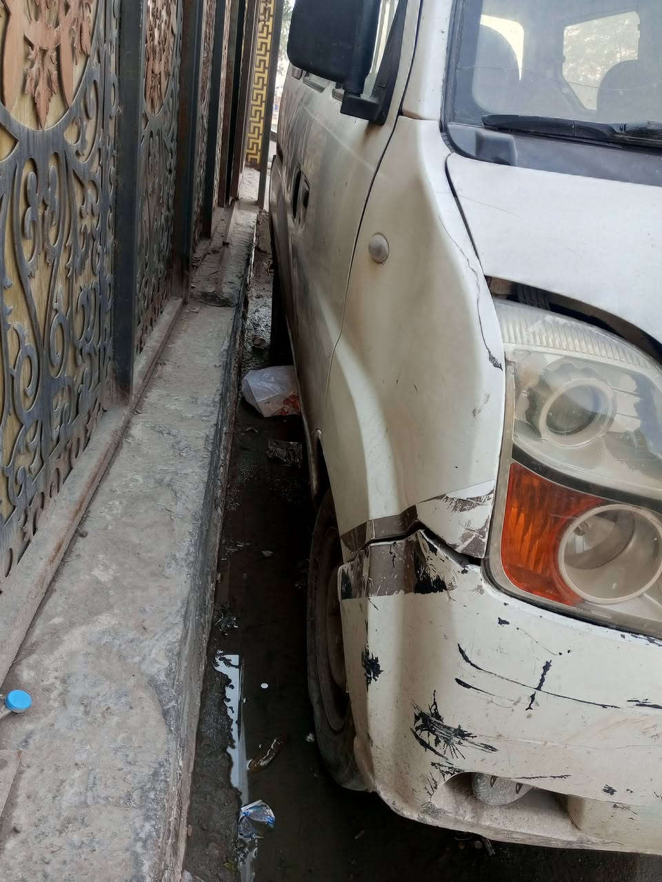 السلام عليكم عندي سياره ليفان موديل 2012 مشروع وطني باسمي السنويه للغاية 2028 السياره مكينه كايمه ابيع  واقع حال السياره في بغداد الزعفرانه للاستفسار *********** السعر 20ورقه
