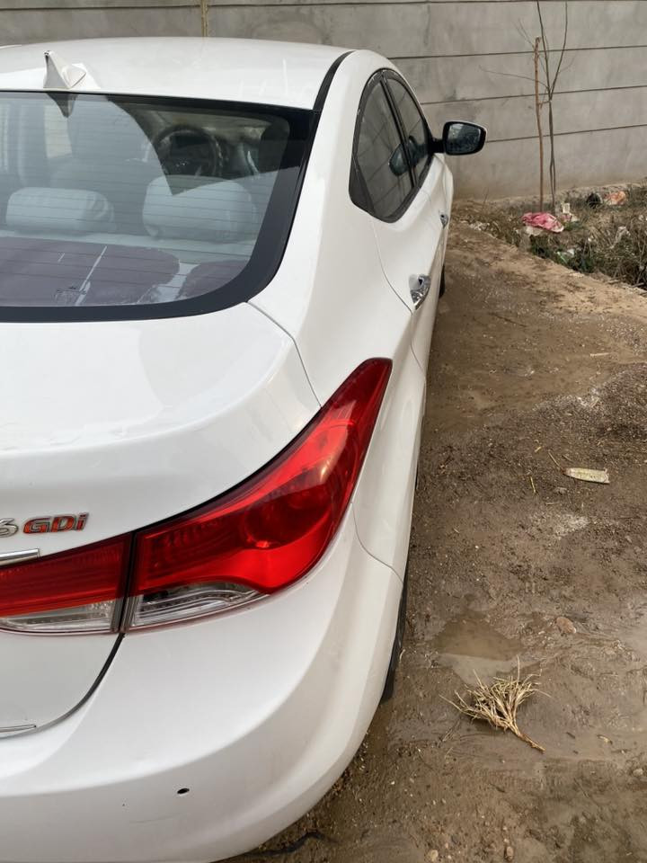 السلام عليكم النتره 2012 للبيع محرك 1600 مناقصهه شي صبغ حزام صدر كله مبدل جديد قبل سبوع تبريد تدفه كله شغال  سياره خير من الله رايدهه ب100 مكان ديالى ***********
