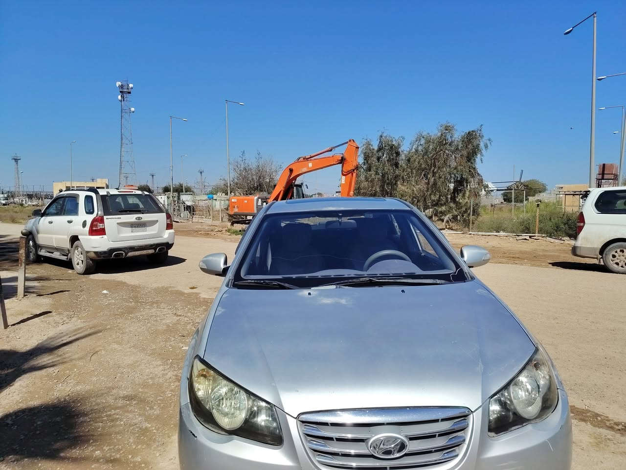 فول موصاصفات
أفانتي ٢٠١٠  رقم الماني بغداد
وارد كوري فول مواصفات فتحة بالسقف
أربع ديسكات  حساسات  كامرة تبريد لمس(بيانو) 
فول بصمة اشاير بالمري
 مري شفط
كوشنات جلد
 تدفئة بالكوشنات 
محرك ١٦٠٠ دكشن عالي
مرشوشة كلير بمكان قليل
بدون ضربة بيها بارد قطر عشرين سانتيم بالباب
السعر 96 ورقة
*********** واتساب غير متواجد عل فيس
