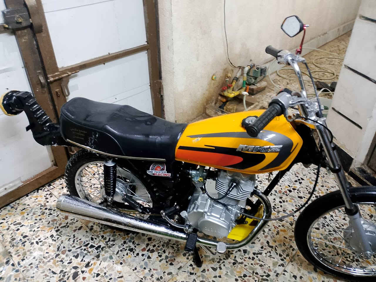 السلام عليكم شباب دراجه نامه اصلي بدون اوراق للبيع المكان العماره السعر خاص


**إذا كنت صاحب هذا الإعلان وتريد حذفه لأي سبب، رجاءا أرسل رسالة إلى الدعم الفني**