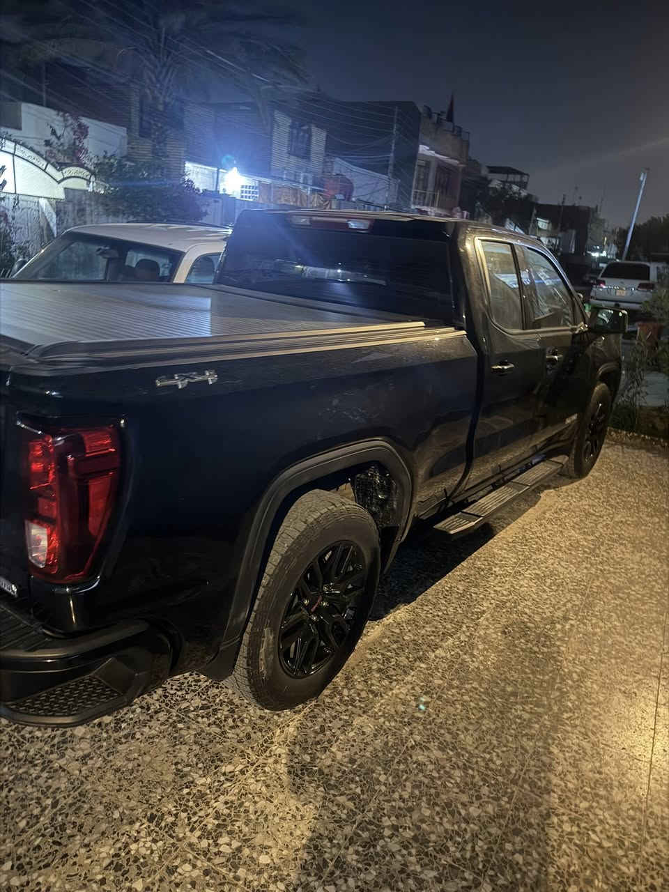 سلام عليكم سياره جمسي بيكم مديل 2023/ وارد امريك سياره /اربع السندر /تيربو /. باب قصير/وبدي طويل/ سياره جديده كلش حداديه كير محرك تخم داير/ضربته خلفيه /ما مشيه السياره قيلي /تفاصير الضربه والسعر تواصل عله هاذ الرقم /***********
