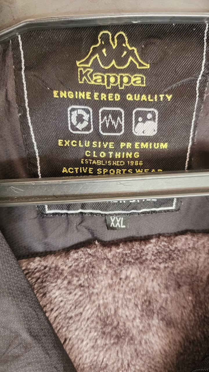 Kappa Black 
XXL 
30.000


**إذا كنت صاحب هذا الإعلان وتريد حذفه لأي سبب، رجاءا أرسل رسالة إلى الدعم الفني**