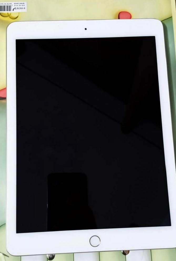 📢 للبيع

🔹 النوع: iPad Air 2
🔹 المعالج: Apple A8X
🔹 البطارية: جيدة
✅ مناسب للدراسة والتصفح ومشاهدة الفيديوهات
💰 السعر: (75)

للاستفسار مراسلتي على الخاص.


**إذا كنت صاحب هذا الإعلان وتريد حذفه لأي سبب، رجاءا أرسل رسالة إلى الدعم الفني**