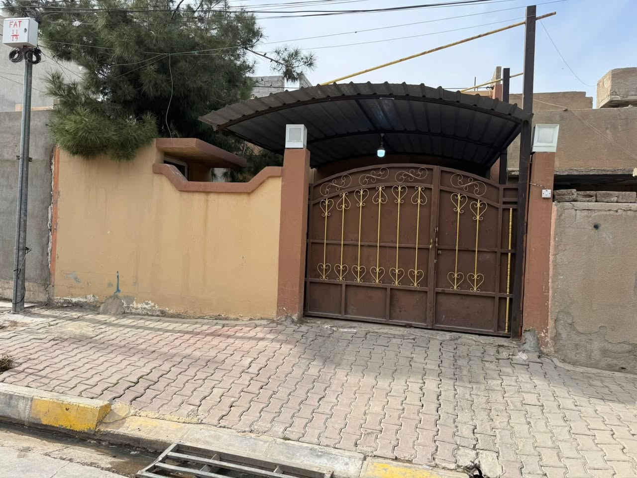 #دار #للبيع  🏠  طابو ملك صرف بناء نضيف طابق ونص
                       

مساحة :-   140 متر 

#واجهة الدار :  7   *  20  العمق

#السعر  :- مراسله الصفحه او واتساب ***********

#الموقع :- كركوك — اسرى ومفقودين سايدين جامع المعراج قرب مجمع عامر التجاري وقرب جامع نور الحق 

#تفاصيل الدار

 
- استقبال 
- موزع
- غرف نوم عدد ثلاثه 
- مطبخ 
- درج داخلي
- صحيات 
- مخزن
- كراج سياره 
- حديقة

#للأستفسار الأتصال على الارقام التالية :-

    ***********   واتس اب 

أو مراجعة مكتب الصرح للعقار  الكائن في القادسية الثانية  قرب تقاطع الحرية قادسية ومثلجات سارا
{  #نتشرف #بزيارتكم }
