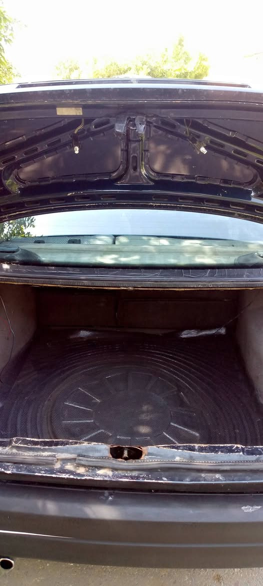 سلام عليكم ورحمه الله رمضان مبارك على جميع.كوف باصات 91سياره للبيع مكينه وكير شرط وكشر شرط لا صبغ ولا طخه ولا خياس على وضع شركه كلها علبلاد صدر وتخم دبلات ولوي كله شاده جديد وتخم تاير جدد رقم بغداد كبل عقد مروري وتحويل ثاني يوم منضمومه تبريد كلها جاهزه سعر 38وبيه مجال مكاني بغداد..واتساب..***********..***********
