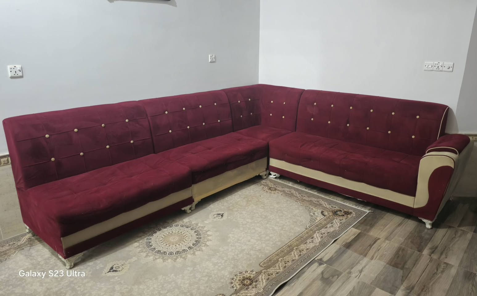 قنفات للبيع ب١١٠ العنوان بصره تنومه
