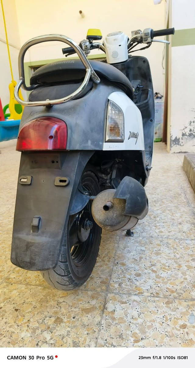 دراجه بوليس نوزل للبيع دراجه
شغاله كهربائيات دبلات امامي خلفي
كلهه بلاديه مابدل بيه اي.شي 
السعر 775الف دراجه هاذه مو سعره بس متوازي ع البيع
مكاني نجف مهندسين 
رقمي***********
