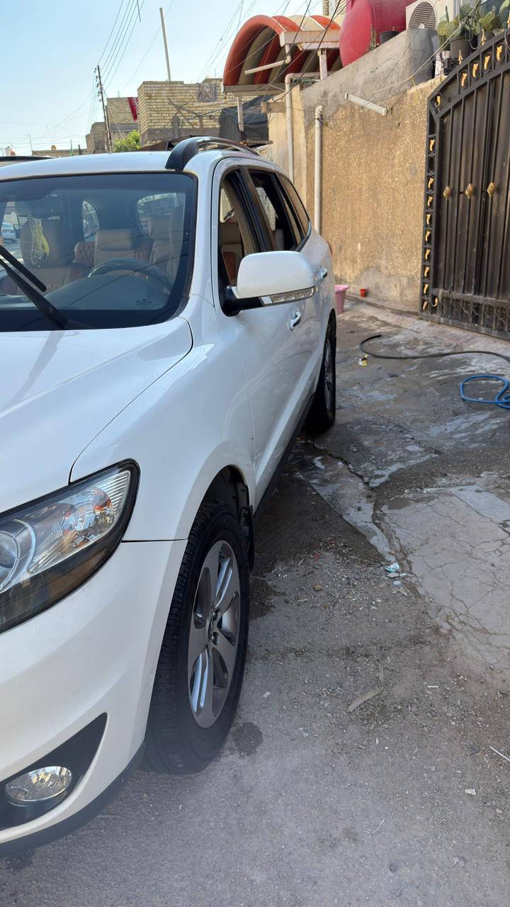 السلام عليكم
سنتافيا موديل 12 خليجي مكفوله من كلشي من صبغ والحادث 

فول مواصفات 1/1 
مكينه 3600 6 سلندر 
رقم بغداد باسمي 

السعر 180 وبيه مجال 
مكاني بغداد مدينة الصدر 
*********** واتساب 
*********** اتصال

