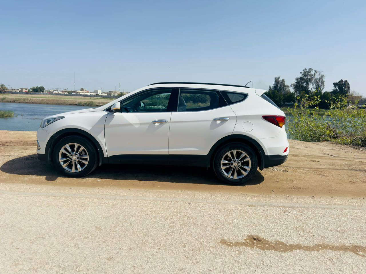 للبيع
هيونداي Hyundai Santa Fe 2016
خليجي – 6 سلندر – فور ويل – 7 راكب
مواصفات نصف فول 🌟
حساس اشاير مراية تحكمات كاميرا شاشة
شاشة اعطال
تبريد شاشة ثلاث قطع

🔹 السيارة بحالة ممتازة جداً ونظيفة استخدام
🔹 رقم أربيل دولي وبأسمي تحويل مباشر
🔹 هزّة جديدة سنوية لـ 30
🔹 مكينة وكير مكفولات كشر
🔹 ماشية 135 ألف كيلو حقيقي
🔹 السيارة جديدة واحلى من الصور
🔹 السونار موجود ومرفق

📍الموقع: Karbala

💰 السعر: 18,000 دولار
وبيه مجال حق الجية 

للاستفسار ***********
***********2 كربلاء, العراق
