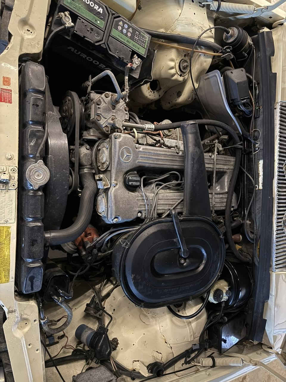 Mercedes. Benz. SE280. V6.  100000km    ***********
