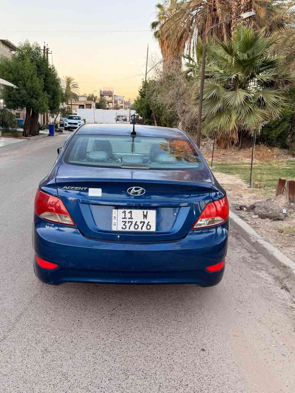 السلام عليكم 
اكسنت موديل ٢٠١٥ 
وارد امريكي 
مكينه ١٦٠٠ 
بيها بابين صبغ وهلال الجاملغ الخلفي 
بجم كبس 
صدر امامي خلفي جديد 
تبريد وكهربائيات كله جاهز 
السياره جاهزه مابيها اي نقص 
ماشيه ١٠٥ 
شاشه جبيره 
كامره 
السياره بيها جراد خفيف بالقماره وشويه بالصندوك 
مكينه لا تبخير ولا تنقيص 
كير مكفول 
رقم بغداد الجديد تحويل مباشر 
مكانها بغداد اليرموك 
السعر ٨٥ ورقه وبيها مجال قليل 
*********** بغداد, العراق
