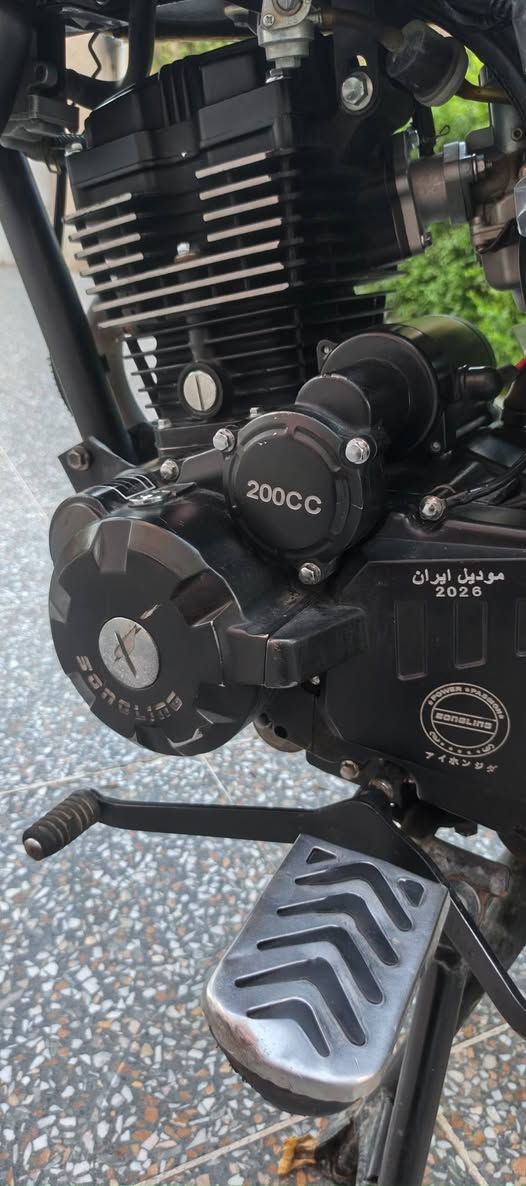السلام عليكم دراجه سونك موديل 2026 دراجه جديده صار شهر من مشتريهه مكاني بغداد يم جزيرت بغداد السياحيه سعر 900 وبيهه مجال اورق كامله دراجه ***********
