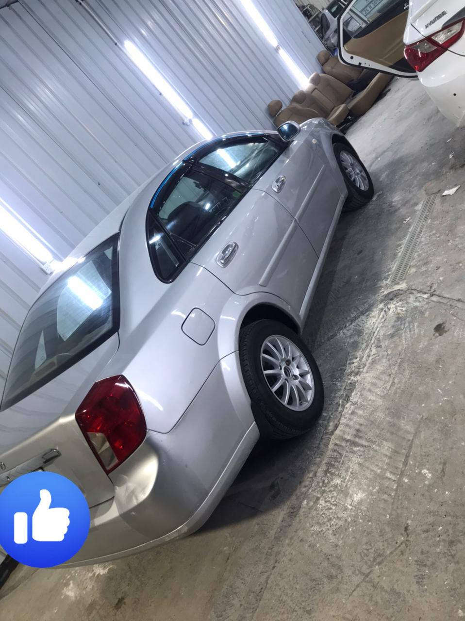 السلام عليكم....دايو لاسيتي اوبترا ٢٠٠٧ لون سلفر صبغ عام صبغتها بيدي على جرد وشخوط بدون حادث ابد محرك ١٦٠٠ كير اوتوماتيك نظيف جدا رقم انبار ألماني تحويل سنويه منتهيه قبل شهرين السعر ٦٢ $ مجال بسيط مكان السياره الرمادي للأستفسار الاتصال ***********
