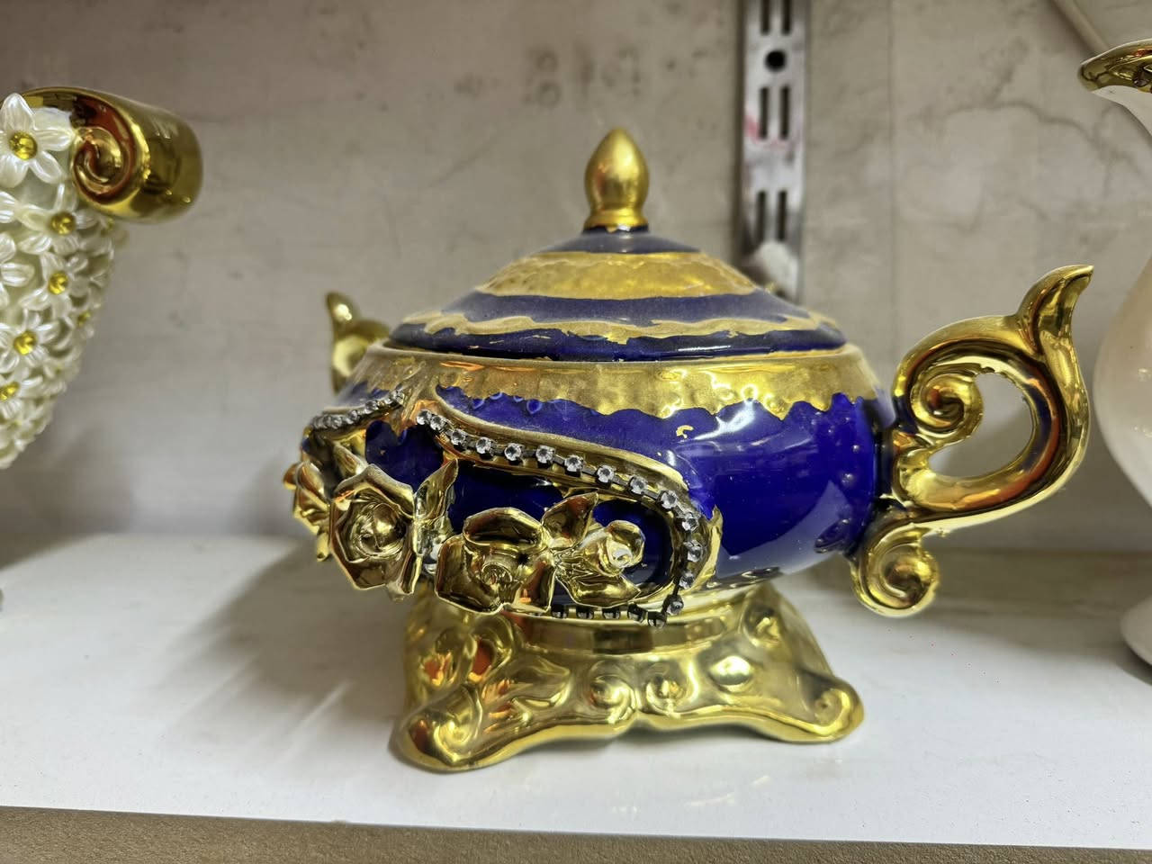 شلعة تحفيات تقريبا ١٥٠٠ قطعه بيه بعد كم شكل غير ذني ابيعهن شلعه القطعه على ٣ مكاني الحله 
***********
