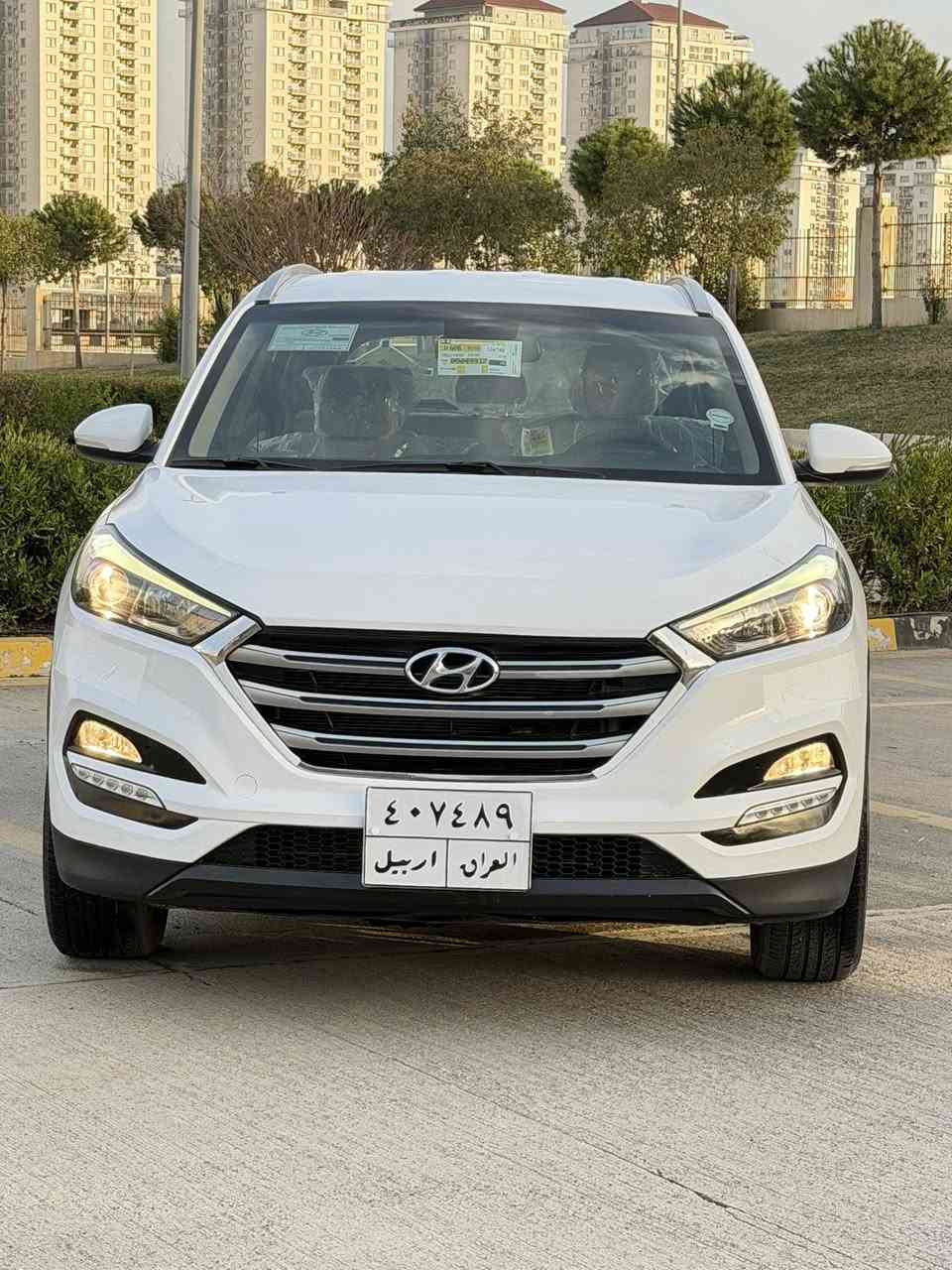 السلام عليكم هونداي توسان موديل 2017 خليجي كوري للبيع مواصفات السيارة مري شفط اشاير بلمري داخل لونين عسلي مطعم باسود كشاف امامي  بك لايتات ولايت LAD  لد امامي فول تحكم ستيرن تبريد قطعتين مكينه 2000 دوش كير آيتي  كير مكنيه مكفولات هندبريك رجل حداديه امامي خلفي كوله جديد تخم تايرات كوله جديد سيارة جديدة احلى من صور بس تكحيله اصبع ونص بلبنيد 

عنوان السيارة سليمانيه 
الاستفسار ***********
