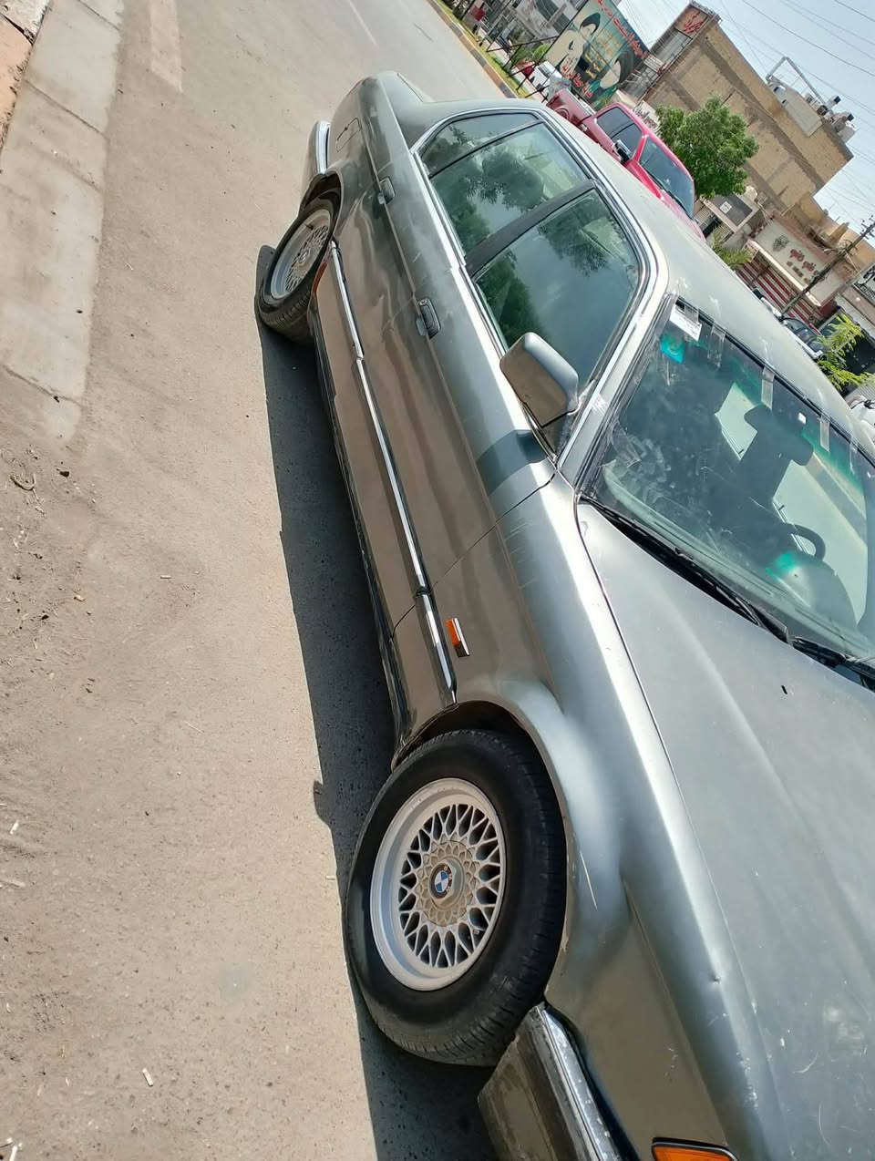 سلام عليكم للبيع بي إم735 سياره جاهزه من كلشي كير ومحرك جدد بيها
تخم تاير بيها خليه جديد 
صدر أمامي وخلفي نضيف
كهربائيات كلها شغاله
سلايت السياره 
بدون ضربه مكفوله
موديل 90 
رقم بغداد هزه جديدة بسمي تحويل مباشر
سياره جاهزه ترايك وين متريد 
العنوان بغداد الزعفرانية


**إذا كنت صاحب هذا الإعلان وتريد حذفه لأي سبب، رجاءا أرسل رسالة إلى الدعم الفني**