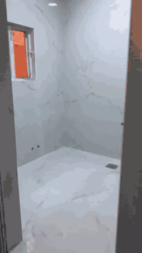 السلام عليكم ورحمة الله وبركاته اسطه سيراميك متفرغ حالياً شغل هندسي واسعار مناسبه للتواصل عبر الرقم *********** وتساب موجود بالاضافه للالتزام بالمواعيد
