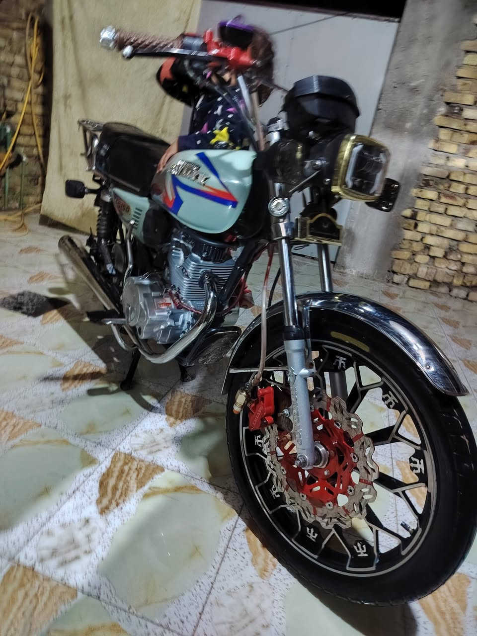 السلام عليكم دراجه سيفان للبيع على وضع الشركة مامتعوبه موديل 2023 أوراق اصولي احنه مطلعيه من المعرض *********** السعر 600
