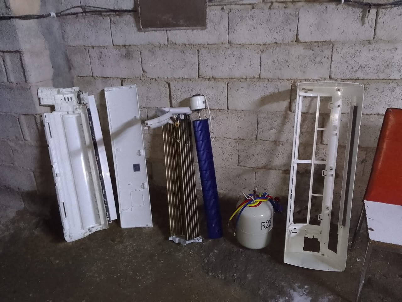 خدمات المميز
فتح السبلت +شد السبلت +تنظيف السبلت  بأسعار تنافسية  جميع أنواع السبالت الجدارية  عامودية
تنظيف وغسل كامل لسبلت بجميع
انواعه 
/نصب سبالت  /صيانه/
شحن غاز R22  وغاز R 410/تبديل عاكس/ تبديل كمبريسر/ تنضيف القطع الداخليه والخارجية 
-سرعة وامانة في نصب السبالت 
-عمل موقعي
-ضمان عملنا موسم 
عمل على مدار ٢٤ ساعه
ماعليك فقط الاتصال 
خدمات المميز *********** 
***********
نجيك للشقة 🏃🏃🏠🏠
