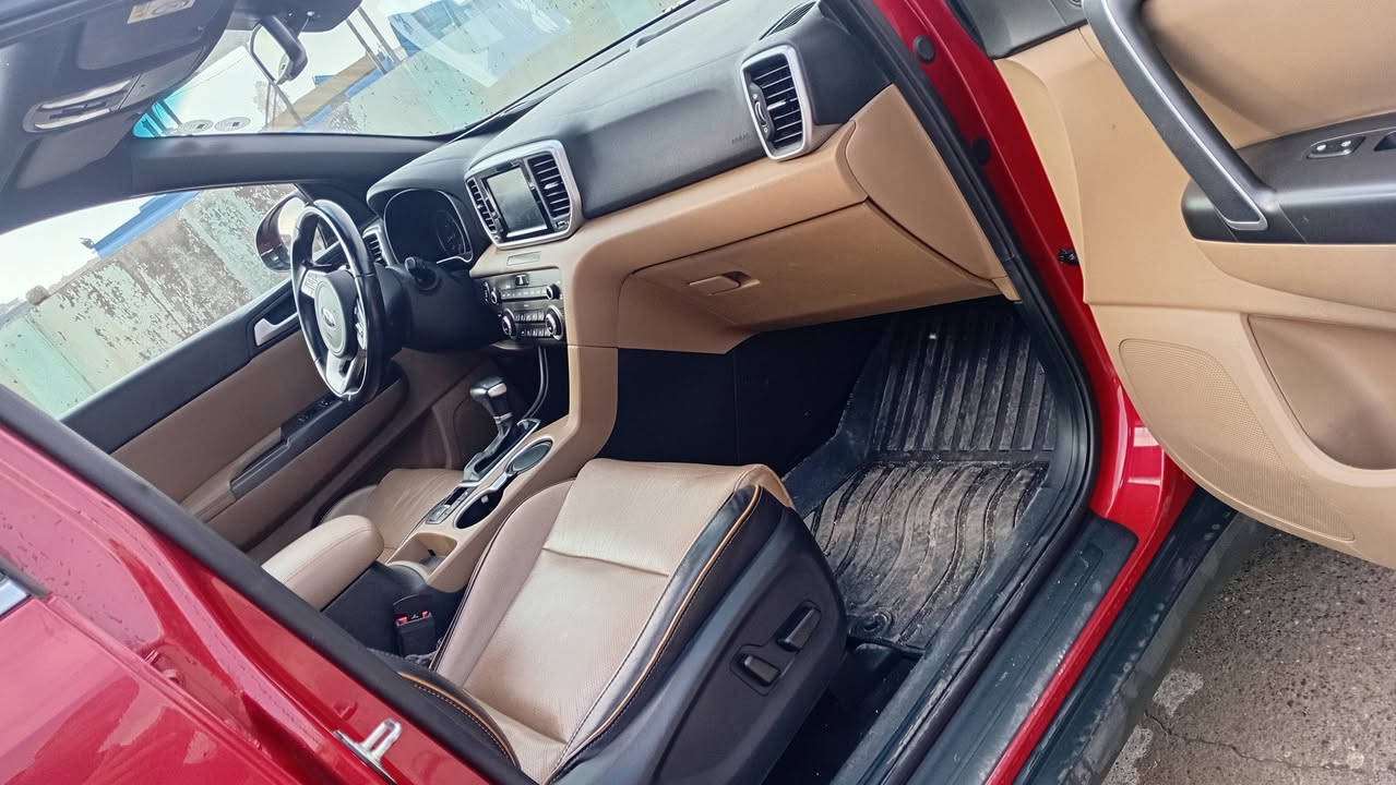 KAI ..SPORTAGE..2020
كيا سبورتج ... ٢٠٢٠
رقم أربيل 22 
السياره: وارد خليجي 
#ملاحظة السياره محرك +كير بشرط ما مفتوح 
#ملاحظة: السياره سونار موجوده داخل سياره 
المواصفات: 
بانوراما 
بصمه 
هندبريك بصمه 
شاشه وكامير 
تحكم ستيرن جهتين 
كشنات كهربائي 
مانع الانزلاق 
اتو هولد
اتو ليد 
شحن وايرلس 
توفير طاقه 12v
كشنات جلد وخملي 
شفتات ستيرن
٥ويل كب 
كشن جك 
داخل عسلي
صندوق كهربائي 
اشاره فى مراه 
مراه شفط
تشغيل عن بعد .
ABS+AUX +USB
#الاتصال: *********** _ *********** 
#العنوان: الموصل _ الحمدانية معرض نجيب اوفي للسيارات
