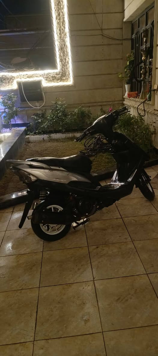 السلام عليكم ماكس عدله للبيع مابيه نقوصات الدراجه بلاديه من طول لطول كفاله تجيب 100 فيتر تجي وتفحص والدراجه مثل ما موضوحه بالصور والصور ضالمته لان كامره التلفون تعبانه تجي وتشوفه كفراته والمكينه ما ينسمعله حس شلعه تشك الكاع ومعدله 115 تجي تفحص وتشوف السعر 650 وبيه مجال بسيط للشراي مكاني بغداد الشعب حي التجار ما متواجد فيس  فقط واتساب و عل رصيد هذه رقمي ***********
