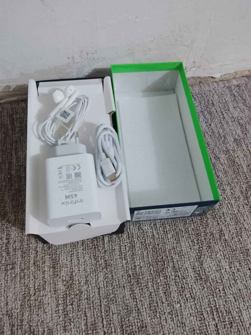 موبايل+Infinix Hot 60 Pro هوت 60 برو بلاس للبيع ما صارلي 3 ايام من اشتريته موبايلي الشخصي ونضافته فووول  الله شاهد فقط مفتوح من الكارتونه ملحقاته كامله شاحنه 45 واط سماعه لزكه الاصليه مالته ولكفر مالته الموبايل المعالج مالته هيليو جي 200 ذاكره 256 العشوائيه 8+8 الشاشه أموليد 144 هرتز
سبب البيع لأن احتاجيت افلوس سعره 250الف مكاني بغداد ابو اغريب واني ابخدمتكم


**إذا كنت صاحب هذا الإعلان وتريد حذفه لأي سبب، رجاءا أرسل رسالة إلى الدعم الفني**