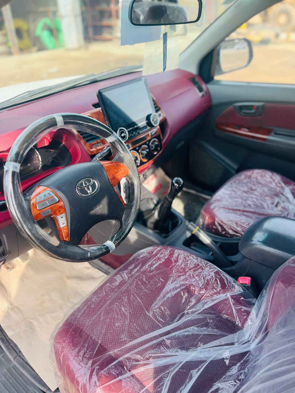 للبيع هايلوكس موديل 2013 رقم واسط سنوية لغاية2030 بسمي هزه جديده السيارة كفالة عامة /***********/ السعر 183$ العنوان بغداد
