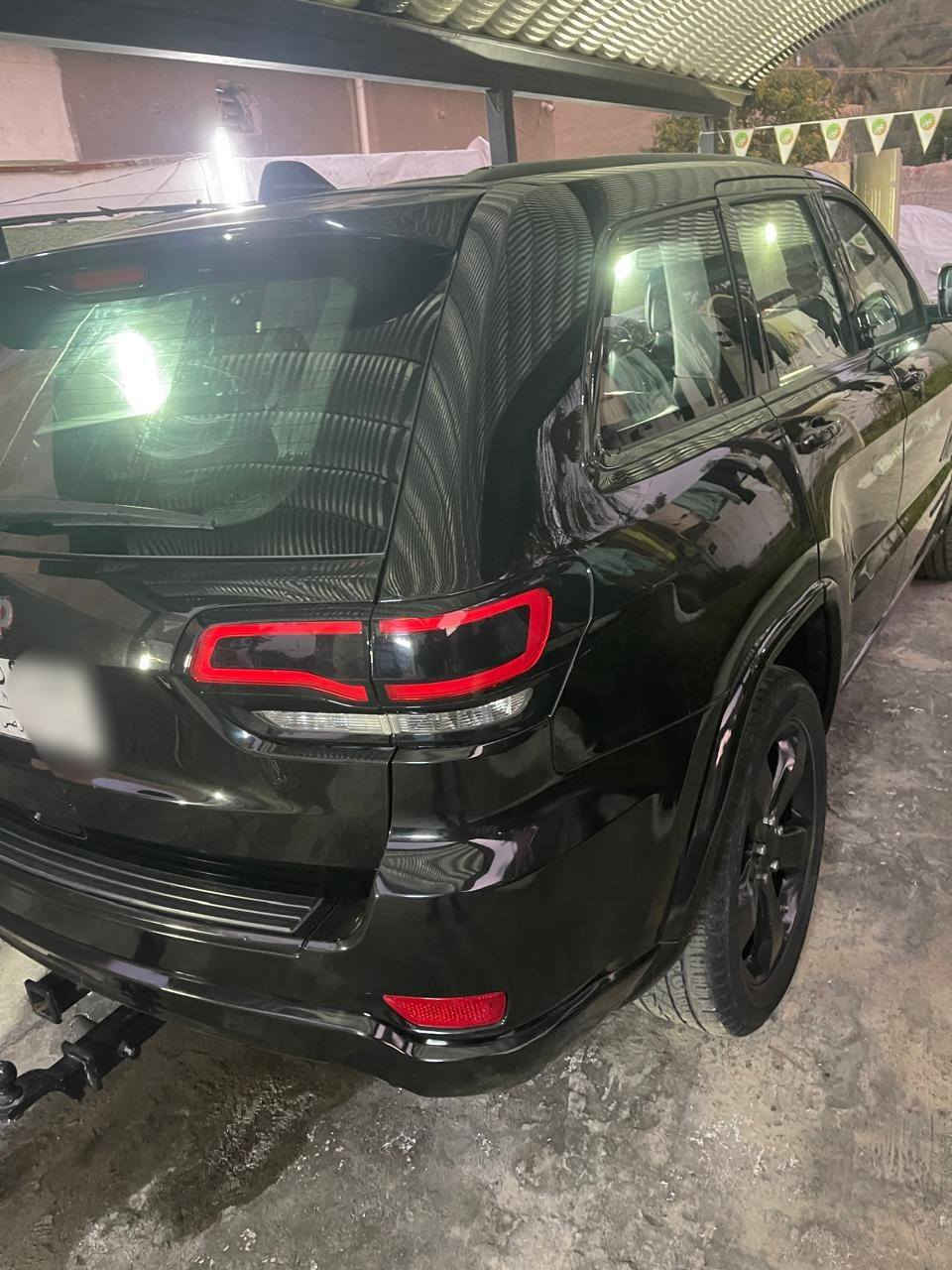 اسلام عليكم جيب شيروكي موديل 14وارد امريكي المواصفات تنته تشغيل بصمه وعن بعد صندوك كهرباء كير ومحرك مكفول والكشر فقط هاي الشخوط الموضحه بل صوره السعر 200وبيهة مجال رقم بغداد *********** ومراوس حسب القناعه
