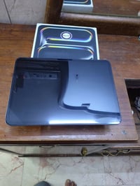 للبيع 11ابروm4 بطاريه 92 الجهاز نضيف السعر975الرقم07813202066
