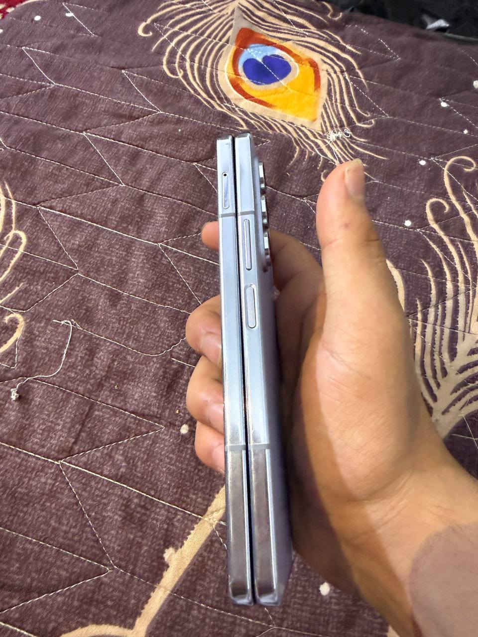 تلفون زت فولد 7ذاكره 256 الجهاز نضف لستفسار اكثر ***********
