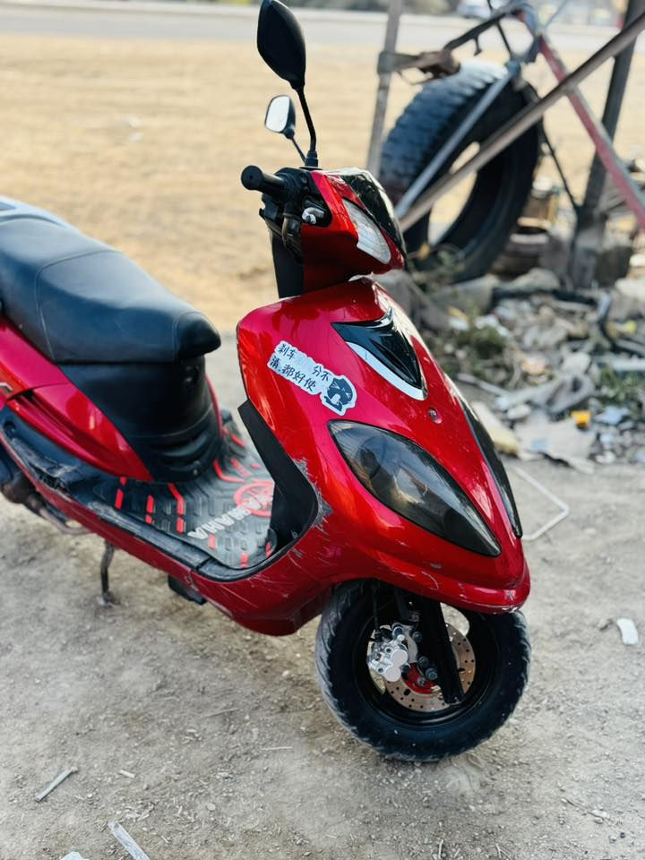 السلام عليكم دراجه اسيام للبيع ب300وبيه مجال ‭0777 394 3339‬
