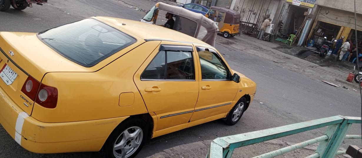 ري كوين ٢٠١٠ بأسمي رقم انكليزي مصفره 
‏محوره كير 
‏ومكينه كورلا لاتنقيص ولاتبخير  تبريد شغال 
‏تخم تاير السياره عارضها ب25 وبيها مجال قليل 
***********
