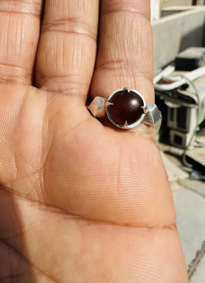 يماني قديم اصيل مغيمه هاي القطعه مثقوبه ثقب ستندر
الصايغ المبدع المولا سجاد S نزاكه هل قطعه والله 

القياس 22 

بغداد حي جميله شارع خير الله 

***********

ماعندي توصيل 

سعره 200 الف قفل من الأخير
