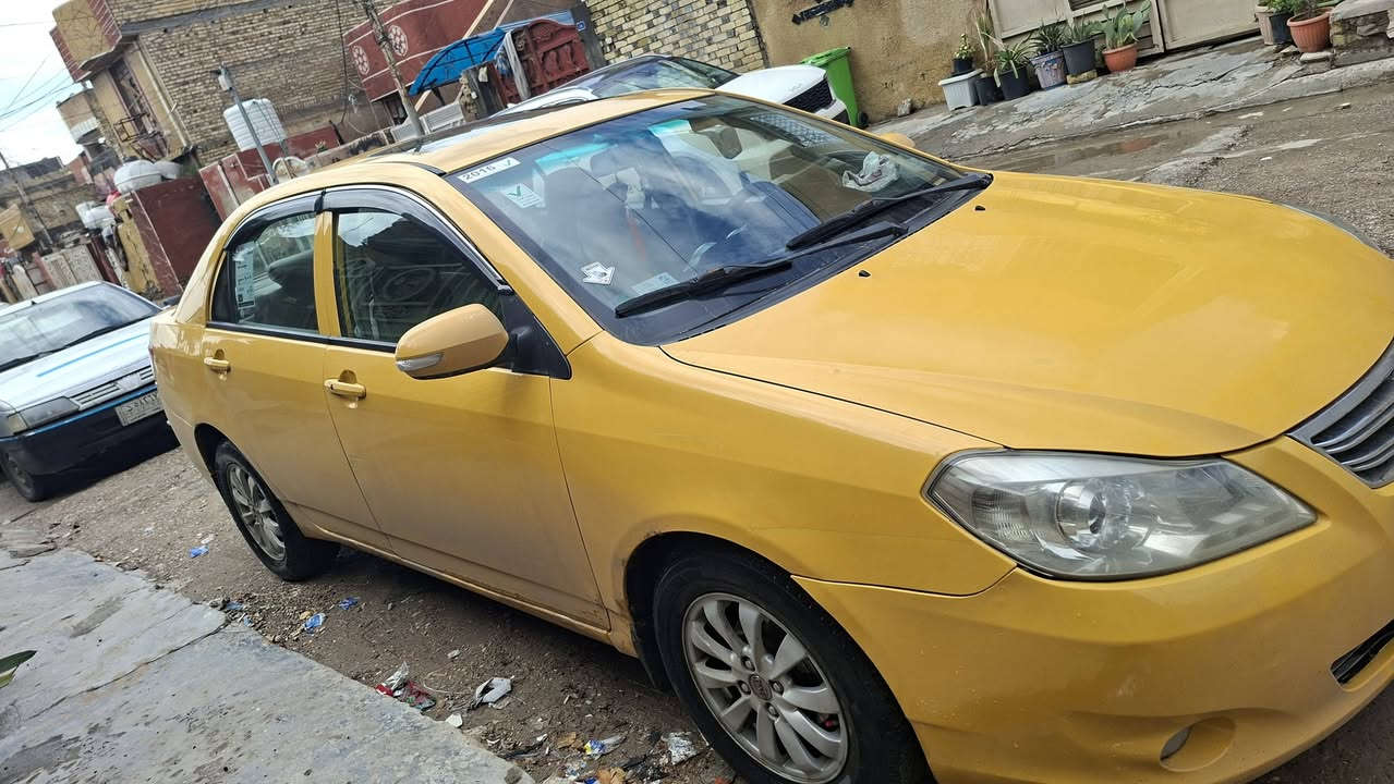 السلام عليكم 
byd G3 موديل 2016
فول مواصفات فتحة 
.. بصمة تشغيل 
.. بصمة ابواب 
سيارة نظيفة بمعنى الكلمة وبعد احلة من الصور لان مصورة بالمطر وحته ما غاسلهة بيهة مكانات رش اثر جراد بدون معجون يعني بدون ضرر والرش مكانات مو قطع كاملة 
رقم بغداد باسمي هزة جديدة ارقام جدد مصفرة هيئة وغرامات يعني بس تحويل والتحويل ثاني يوم احولك 

... مكينة بيهة خربطة وتنقيص دهن اني اعرض كايمة لان متسوة هية مكينتهة رخيصة

شباب رايد مراوس بوحدة محورة كير ومحرك كورلا بس كون فول نظافة 

***********
