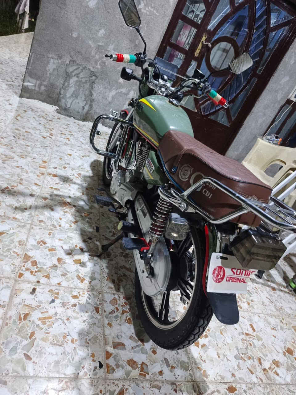 السلام عليكم دراجة ايراني للبيع سونك 5كير موديل 2024 اوراق أصوليه محرك 200 كهربائيات كلها شغاله محرك برغي ممفتوح بي نكره سلف المكان بغداد الراشدية مقابيل الحسينية( السعر 750 وبيها مجال بسيط) للاتصال ***********
