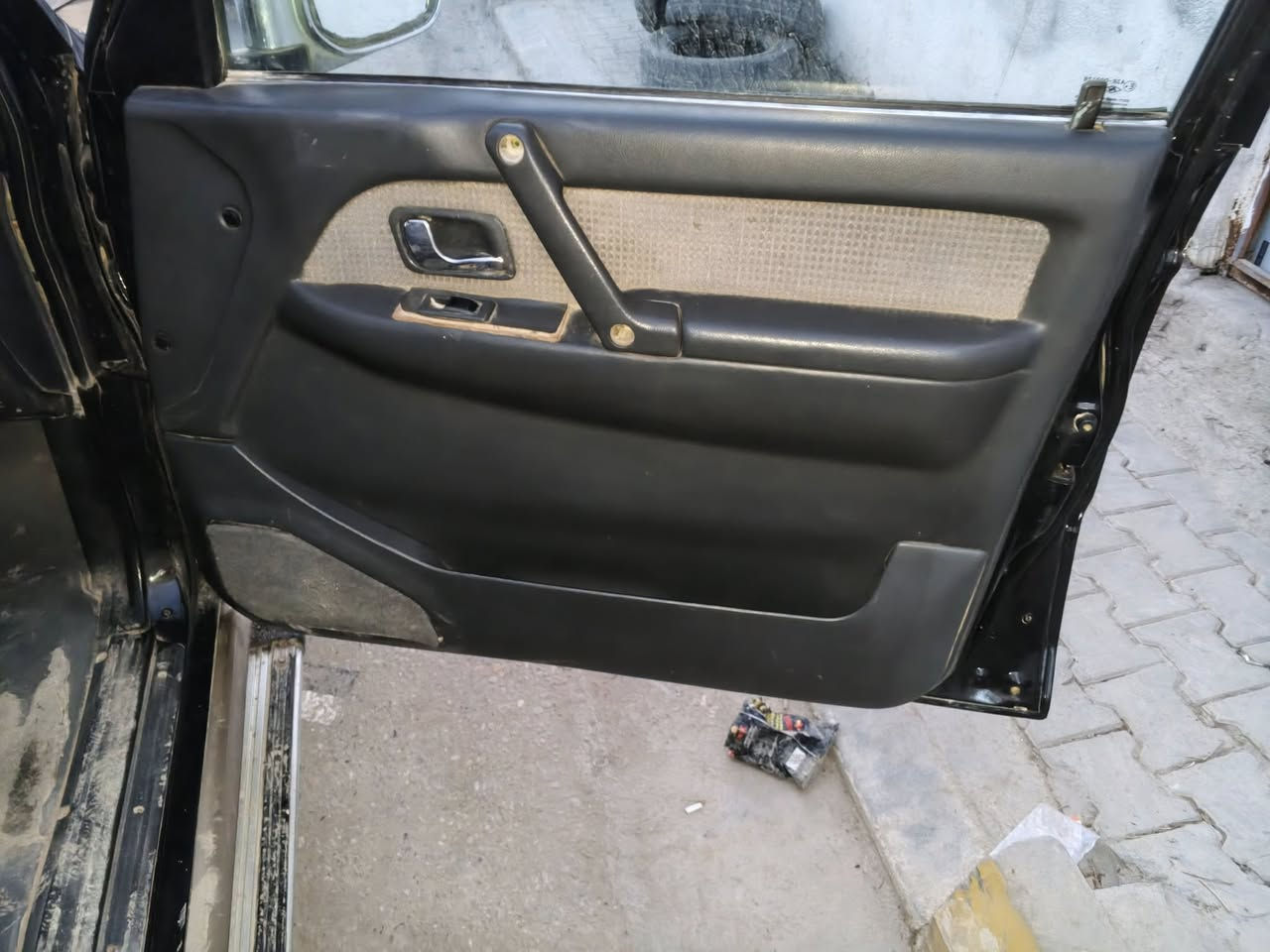 سلام عليكم باجيرو البيع مديل 92 مكينه فيفتي 3000 دوخل حلو حداديه جديده راعيه بل ناصريه وعندي وكاله بسمي مكان ناصريه مركز سعر 47 بيه مجال رقمي ***********
