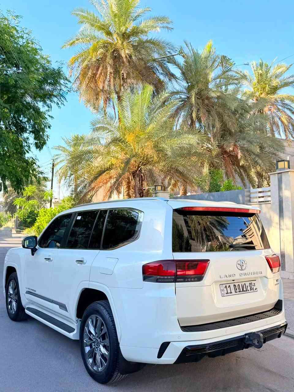 السلام عليكم 
 
لاندكروز VX Limted 2024 

مغلف ppf ضمان ١٠ سنوات 

رادار امامي 
رادار خلفي
نقطه عمياء
سلايد
كشنات كهرباء
كشنات تدفئة + تبريد
لايتات ٣ عدسات داينمك 
كشن ميموري 
كامرات عدد ٤ 
صندوك كهرباء
كشنات خلفيه كهرباء
سماعات JPL 
شاشه كبيره 
ماشيه ٤٠ الف كم 
السياره  مكفوله كفاله عامه (من الصبغ والبارد والتبديل) 
#السعر 72.800$ 
مكانها بغداد 
للاستفسار: *********** بغداد, العراق
