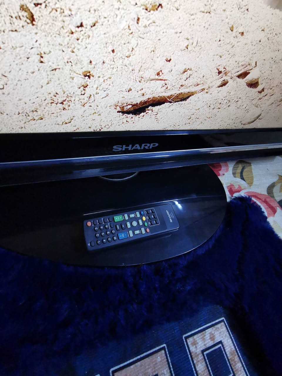 سلام عليكم عندي شاشه نوع شارب ماليزي اصلي حجم 40 نظيف جدا بدون نت السعر 140 الف  العنوان البياع حي الرساله الأولى قرب مدينة العاب الكرخ ***********
WhatsApp +964***********
