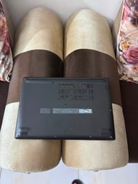 أيسر • i5 الجيل العاشر • ٥١٢ SSD