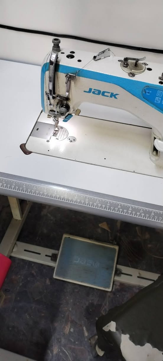 مكينه A4 فول مواصفات ناطقه 450الف واوفر باسستر 350الف بغداد الاتصال ***********

