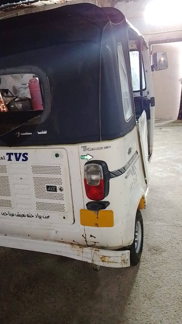 السلام عليكم تكتك تيفي اس موديل 2021/شهر/11/التكتك  مجفتى تجفيت شركه والبدي بي ضربه بل لغد مرجعه حار  رقم وسنويه بس الوحه مامستلمها السعر 5300وبيها مجال المكان المعقل سوق حطين /الرقم/***********
