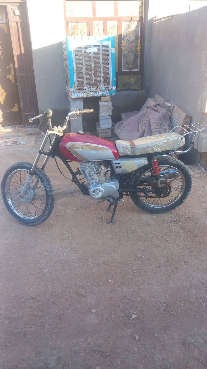 دراجه البيع نامه محرك شرط وشاصي شرط دراجه 
نضيفه عوزه ترتيبات كلك مكانه رميثه ابو صريفه  
***********   سعر 250
