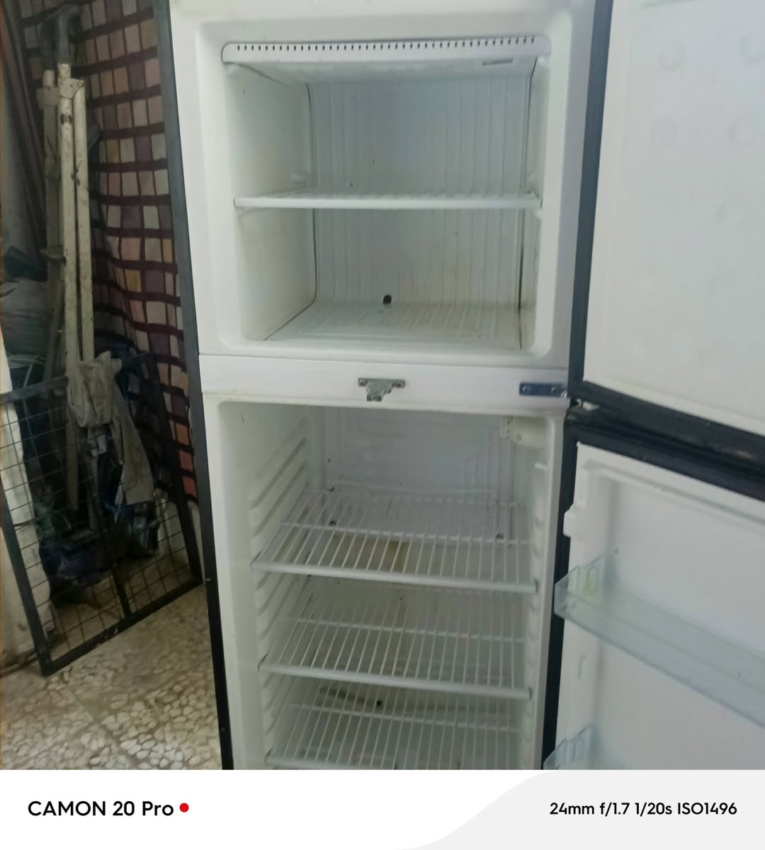 السلام عليكم ثلاجه مزروفه من الفريز كشرها نضيف كلش ابد ماطابه تصليح مكاني كربلاء ***********
