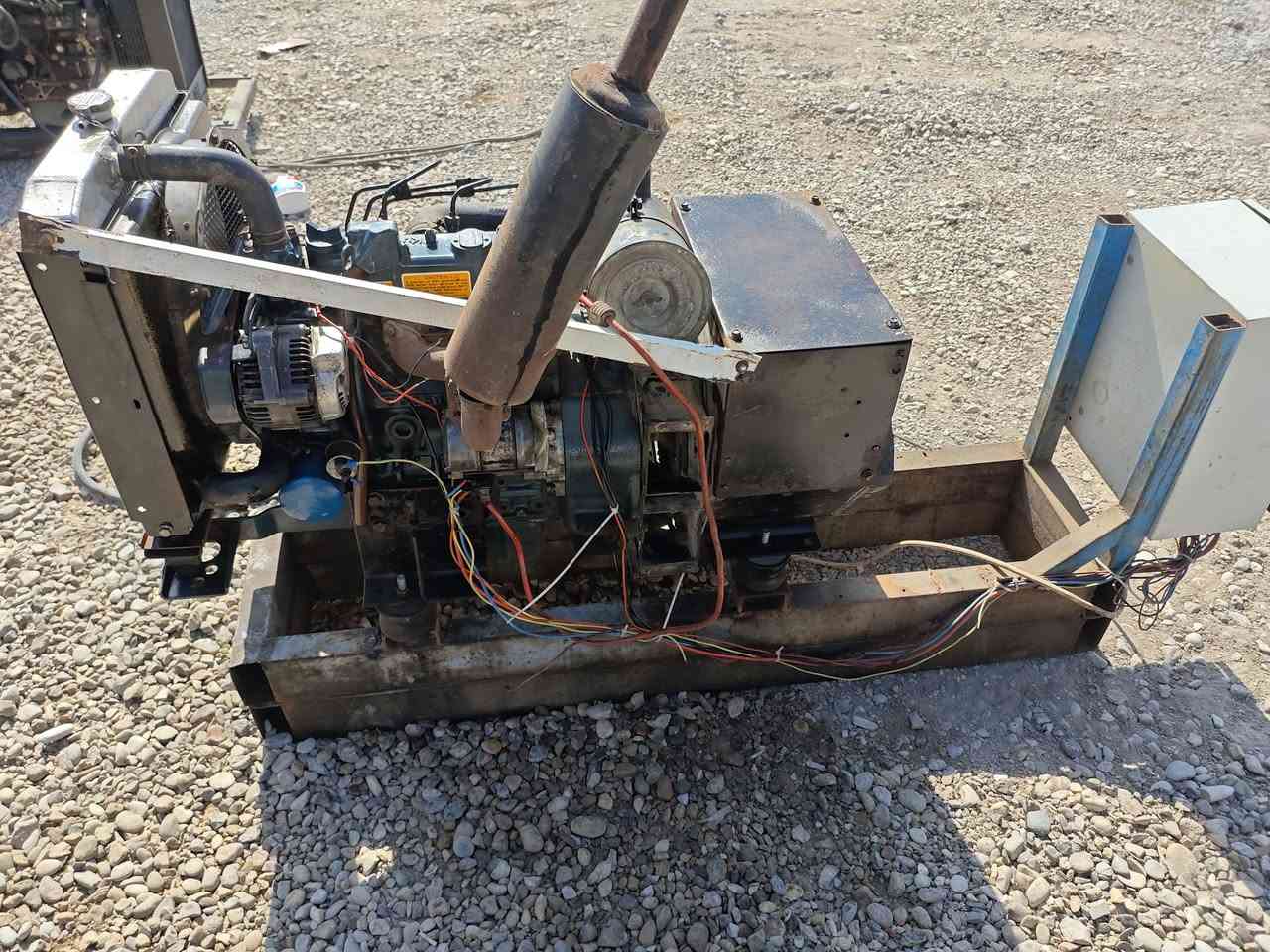 مولد كابوتة 3 بستم 8 كيفي لاصرف ولابخار 
سعر 13 مكان ديالى وعندي توصيل 
***********
